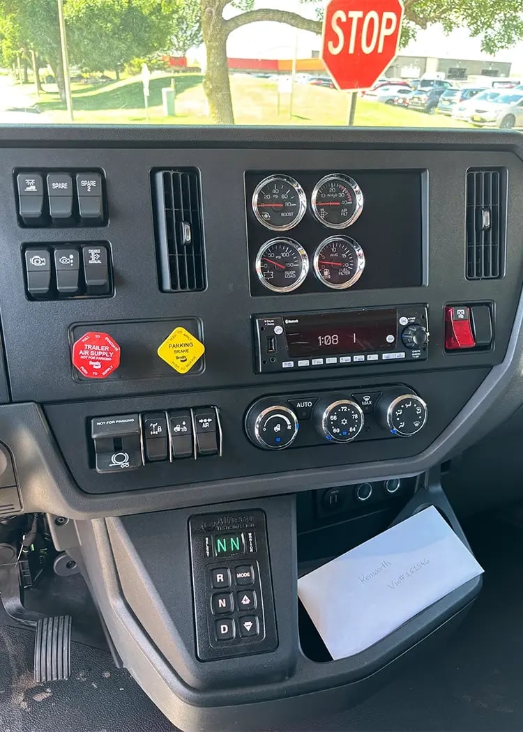 161546i